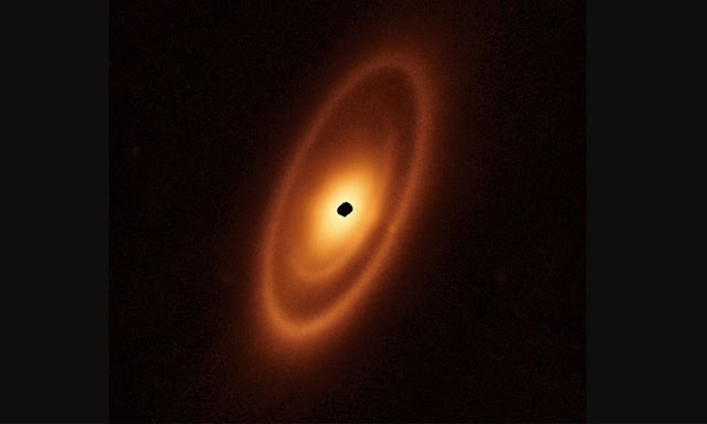 James Webb Telescope Captures Asteroid Belt Around Fomalhaut