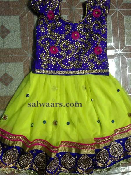 Pistachio Green lehenga Kundan Blouse