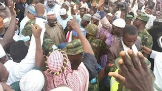 Yadda Buratai ya samu kyakkyawar tarbo bayan sallar juma’a a Kaduna (Hotuna)