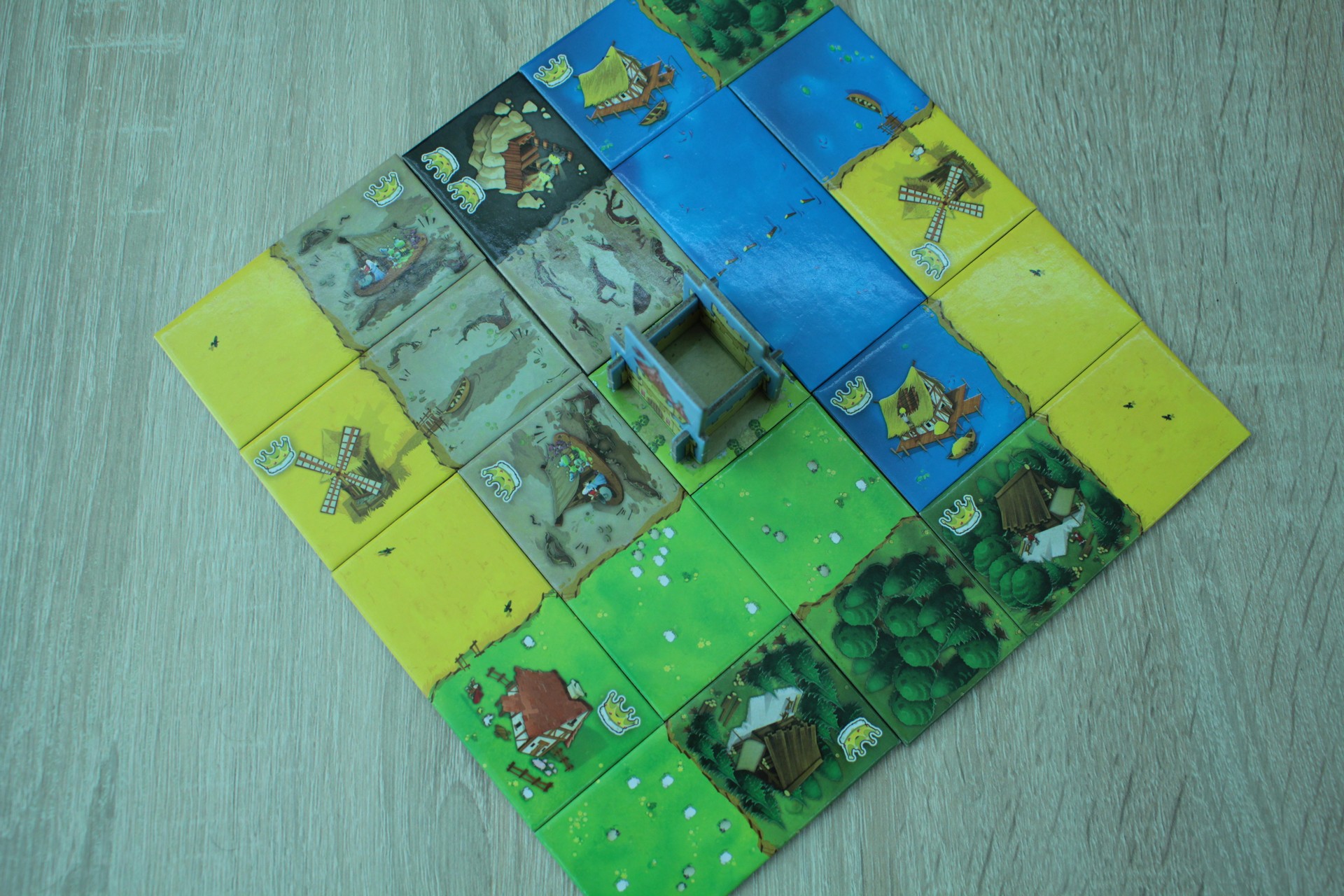 Kingdomino - recenzja gry kafelkowej na bazie domino