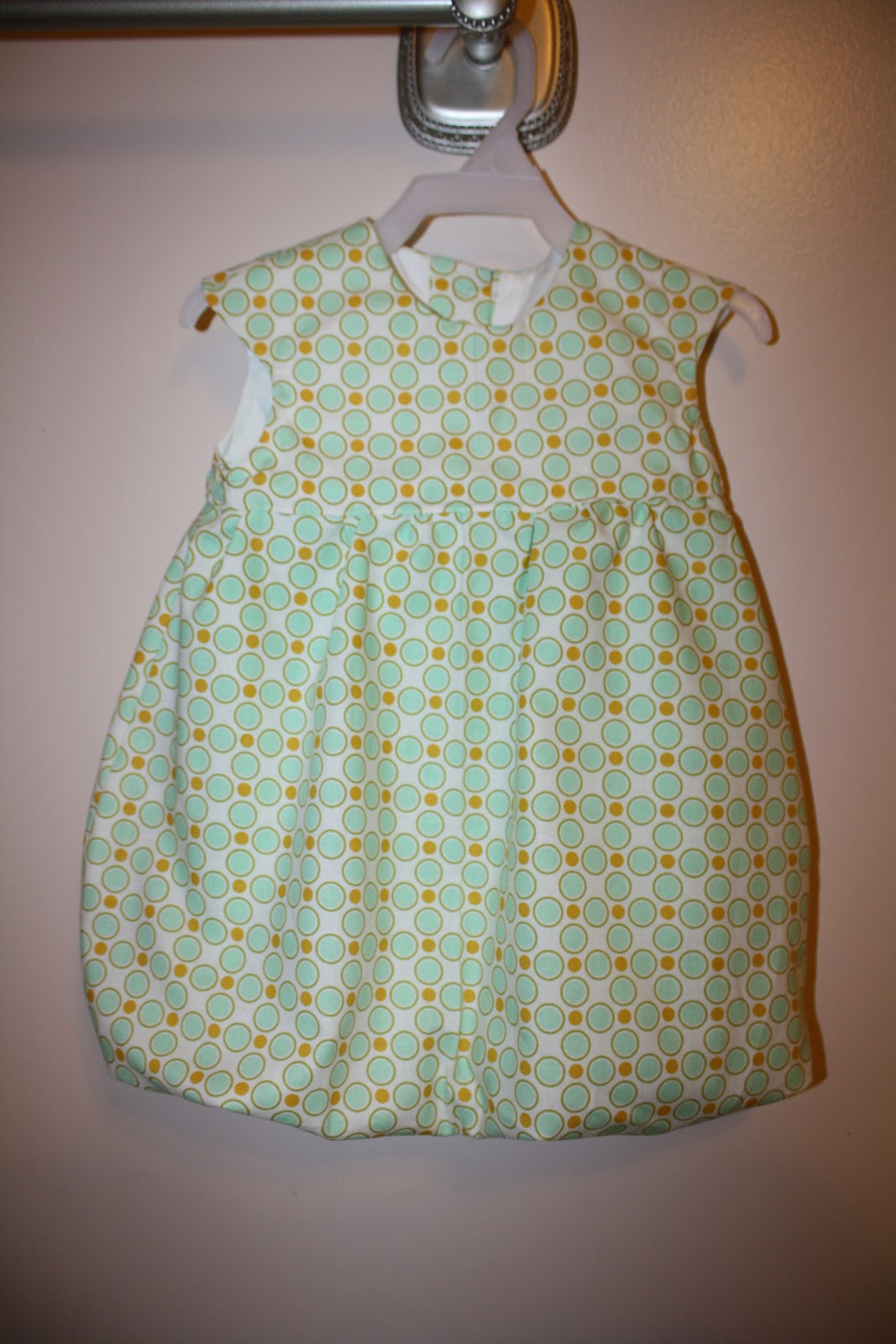 Sweet Pea and Pumkins: A Poka dotted Bubble Dress!