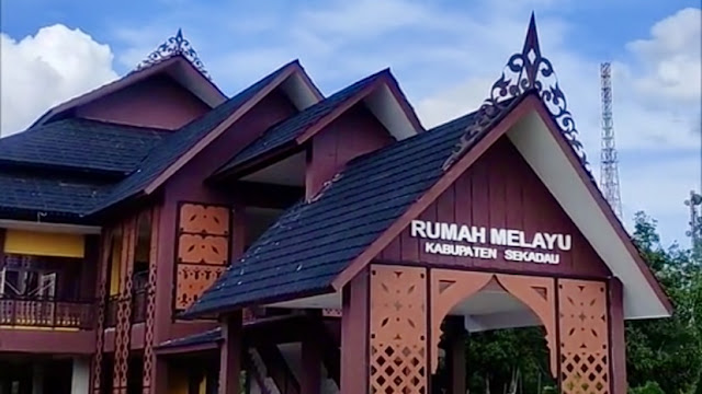 20 Tahun Menanti,Akhirnya Rumah Adat Melayu Berdiri Megah di Kabupaten Sekadau