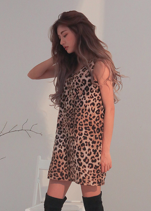 Leopard Print Sleeveless Mini Dress