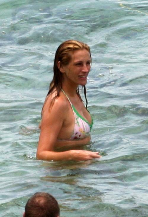 Julia Roberts Bikini Pictures