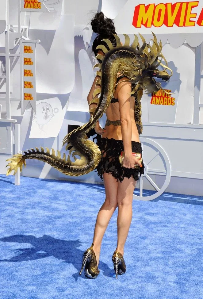 Bai Ling dresses up as a dragon for the 2015 MTV Movie Awards