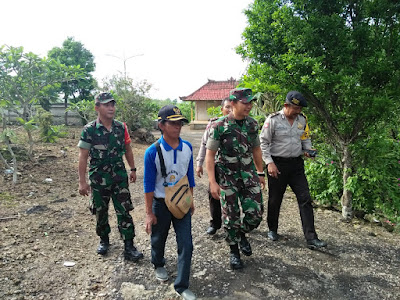 Warga Panca Mekar Sari Melakukan Penanaman Pohon 