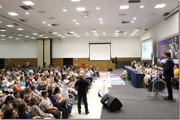 Conferência Mulher_Demis Roussos (1)
