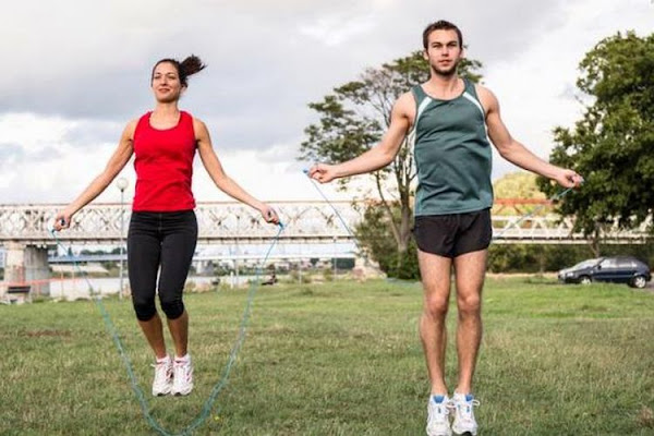 Olahraga Lompat Tali Bersama Pasangan