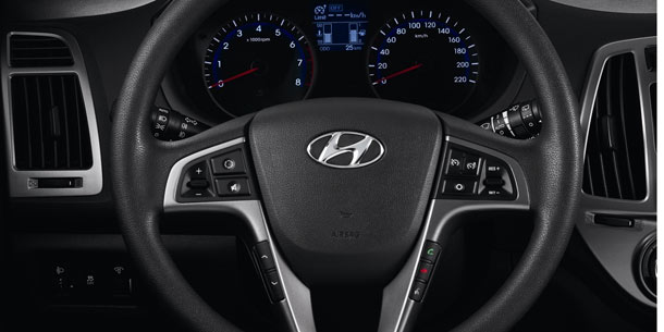 2013 Hyundai i20 interior