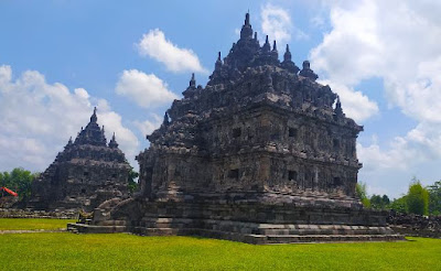 Candi kembar