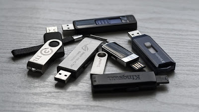 flashdisk pencuri data