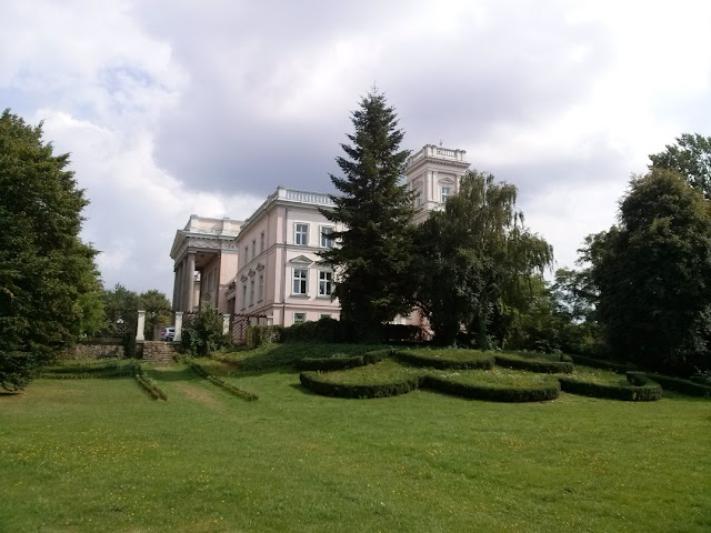 Okolice Środy Wlkp. - pałac w Miłosławiu