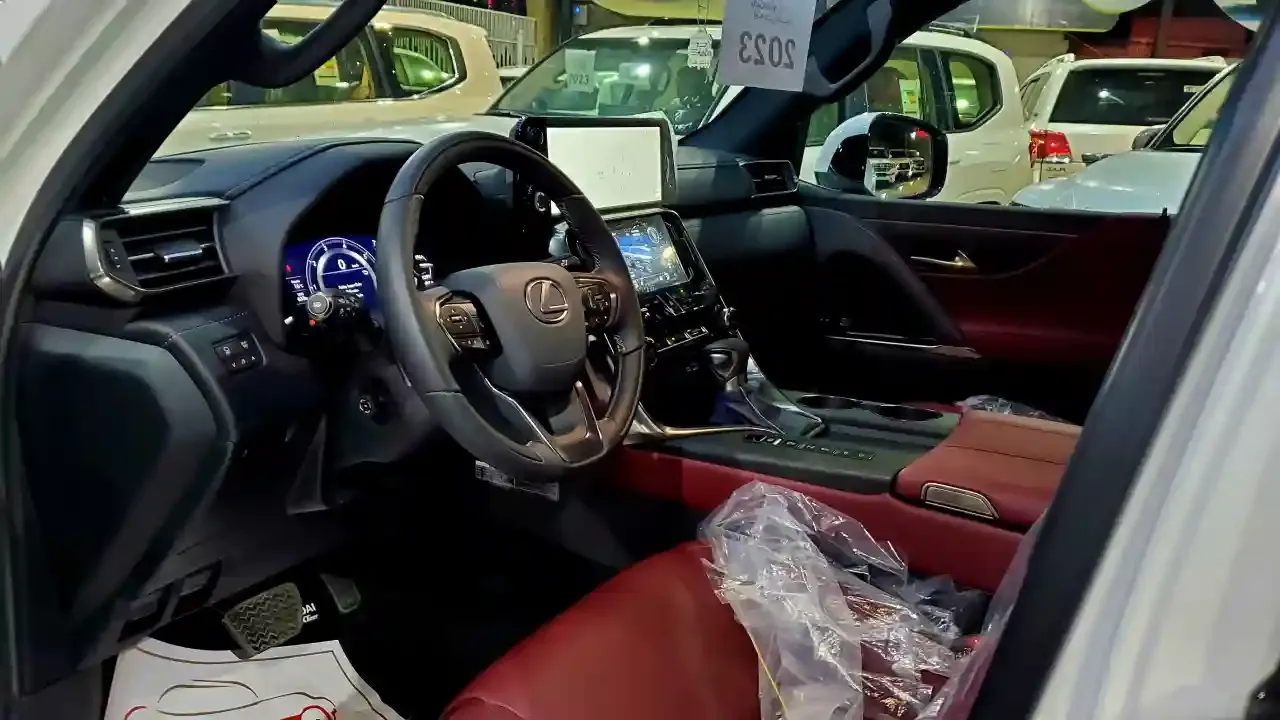 لكزس 2023 LX600 بريمي فل كامل ( سعر ومواصفات وصور ) Lexus