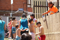 Guerra de agua en las fiestas de Llano