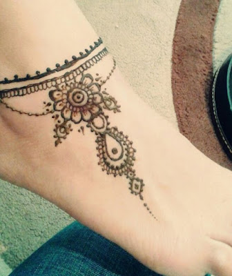 Contoh Gambar Henna di Kaki Yang Mudah dan Simple