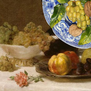 Henri Fantin-Latour : Nature morte, détail – Christine Viennet : assiette de fruits d’automne, détail - - "Après Fantin-Latour", Exposition de produits dérivés inspirés par l'univers du peintre Henri Fantin-Latour, Galerie de la Marraine