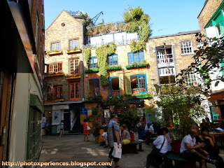 Central square of Neal's Yard, London. Plaza central de Neal's Yard, Londres.