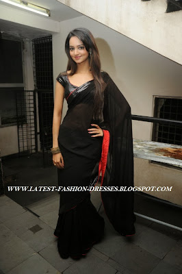 plain black saree photos