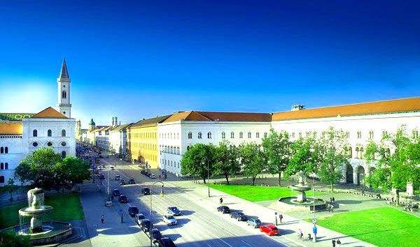 Universitas Maximilian, München, Jerman
