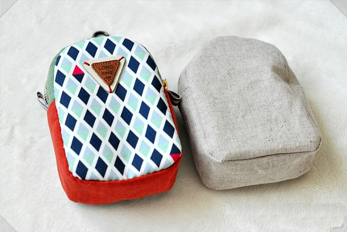  Make a Mini Back Pack Coin Purse and Key Chain. Sewing Tutorial in Pictures. 