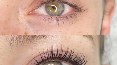 Lash Lifting and Tinting: Enhancing Your Natural Beauty with Stunning Lashes