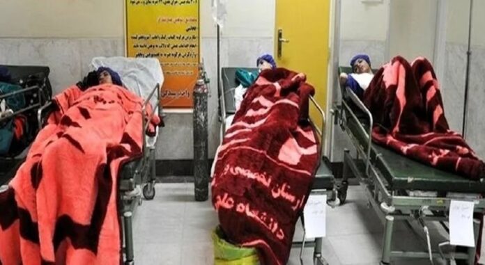 Envenenan nuevamente con gas a varias niñas en Irán