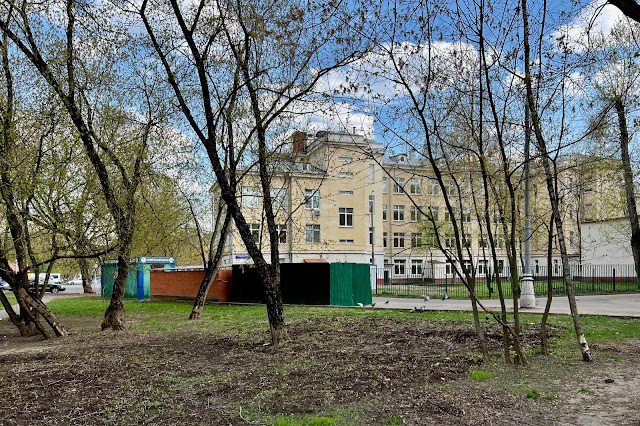 Ярославское шоссе, дворы, школа № 1537 (здание построено в 1938 году)
