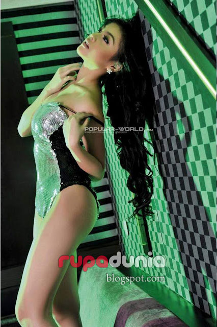 Foto Seksi Ananda Gurciani | Majalah Popular 2012