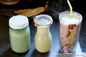 Image showing ways to store a peanut butter, spinach, and banana smoothie