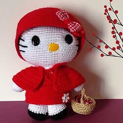 Hello Kitty amigurumi