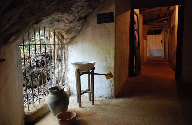 viengxay-cave-laos