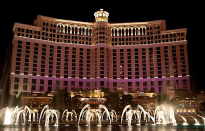 The Bellagio Casino Fountain Show Seen On    www.coolpicturegallery.net