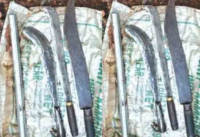 Iritty, News, Kerala, Swords, Iron rod, Seized, Kannur, Top-Headlines, Police, House, Kannur: Three swords and an iron rod seized