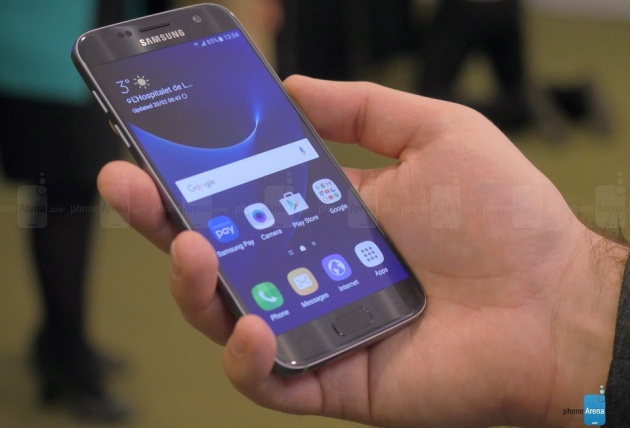 Samsung Galaxy S7 cập nhật thêm tính năng cho phép hiển thị nhiều nội dung hơn