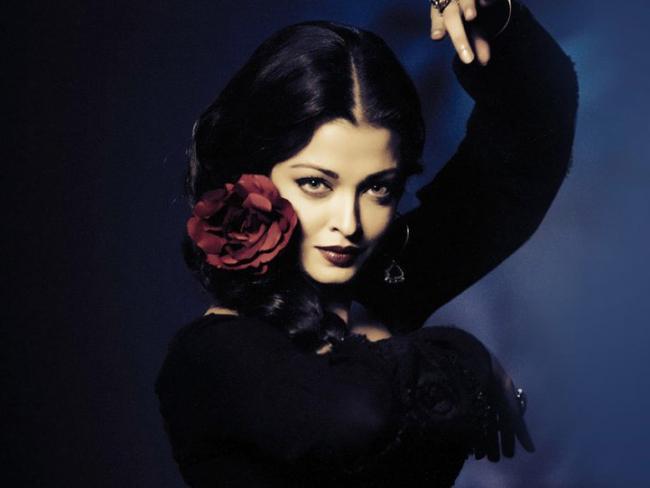 ‘Aishwarya & Hrithik’ In Guzaarish Movie Stills wallpapers