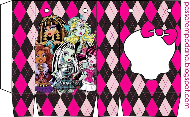 Monster High in Pink Free Printable Party Boxes.