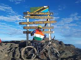 किसान के बेटे ने बढ़ाया भारत का मान, साइकिल से फतह की अफ्रीकी महाद्वीप की सबसे ऊंची चोटी