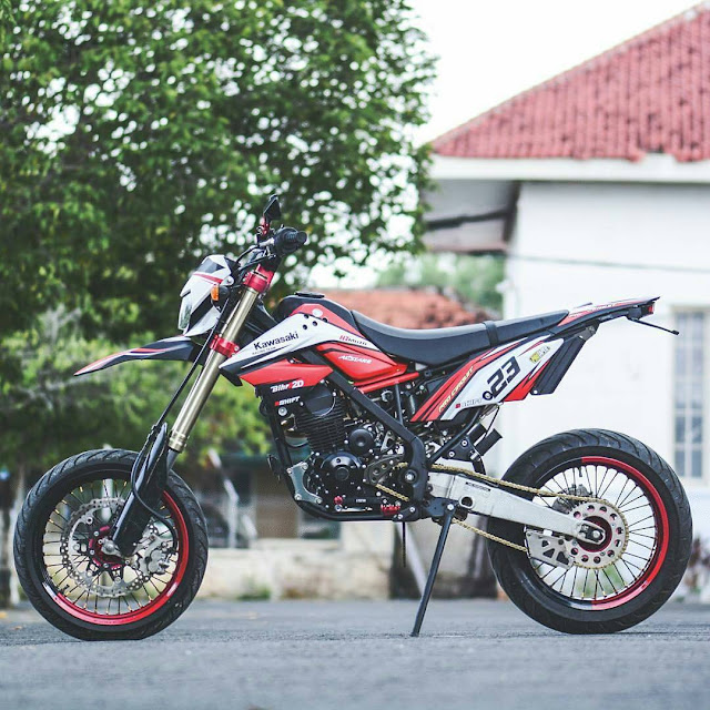 Modifikasi motor dtracker Supermoto keren