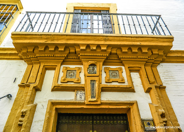 Fachadas barrocas no Bairro de Santa Cruz, Sevilha