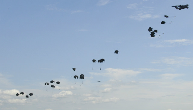 Airbus A400M While Dropping Test