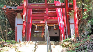 人文研究見聞録：人丸神社（萩市） ［山口県］