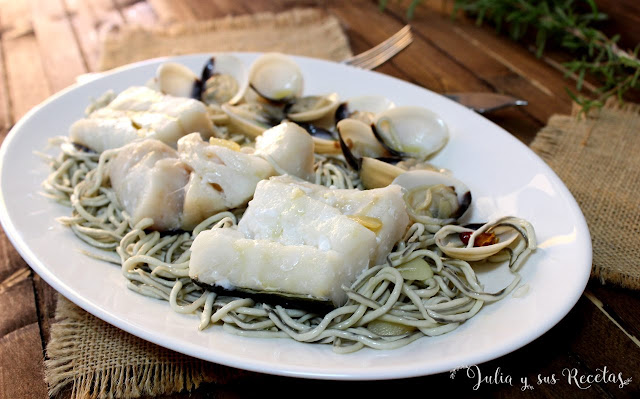 Bacalao con gulas y almejas. Julia y sus recetas