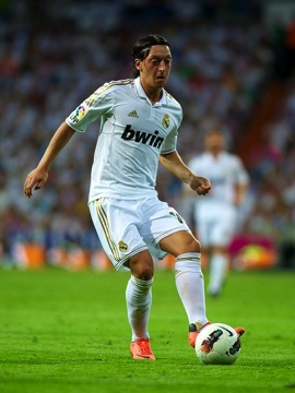 MesutOzil120512F073 01