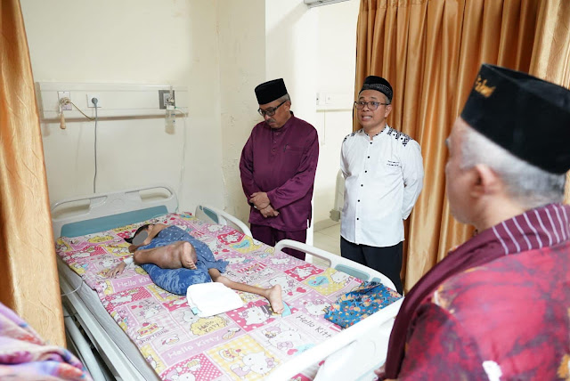 Prihatin Melihat Kondisi Sarifah, Jefridin bersama Baznas Kota Batam Menyerahkan Bantuan