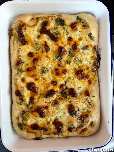 Garlic Squacquerone Pizza