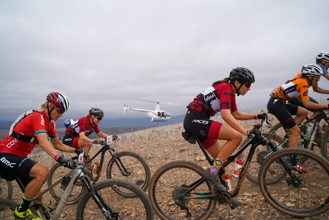 Candice Lill e Mariske Strauss no Cape Epic 2022