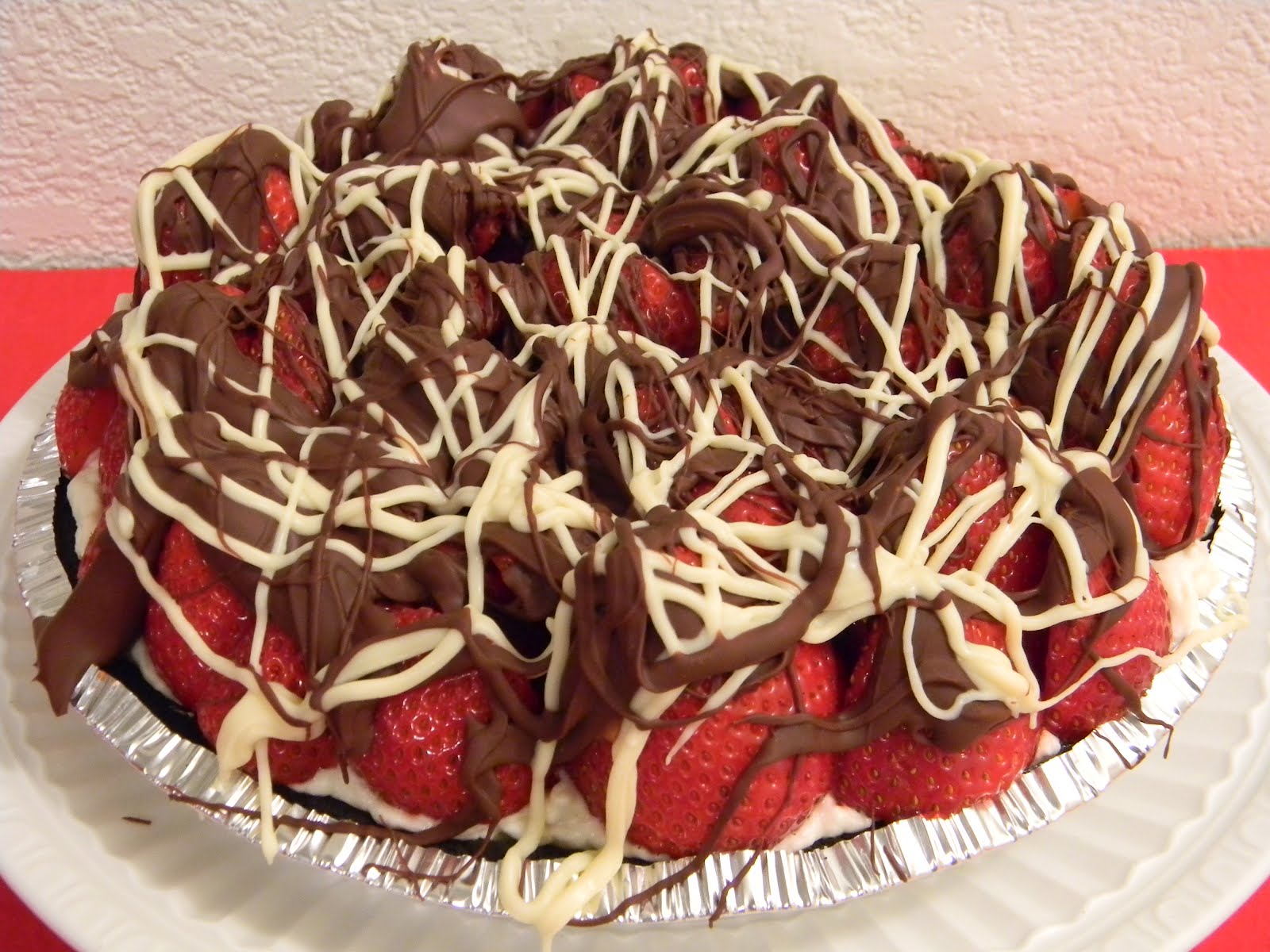 chocolate cake recipe with strawberries Chocolate Covered Strawberry Pie