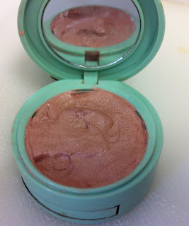 How to fix broken powder makeup www.thebrighterwriter.blogspot.com