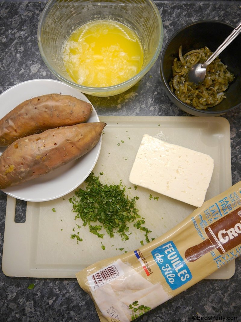 Samosas de pâte filo au fromage feta et patates douces - des apéritifs végétariens faciles, pour toute apéro dînatoire ou amuse-gueule de fin d'année!