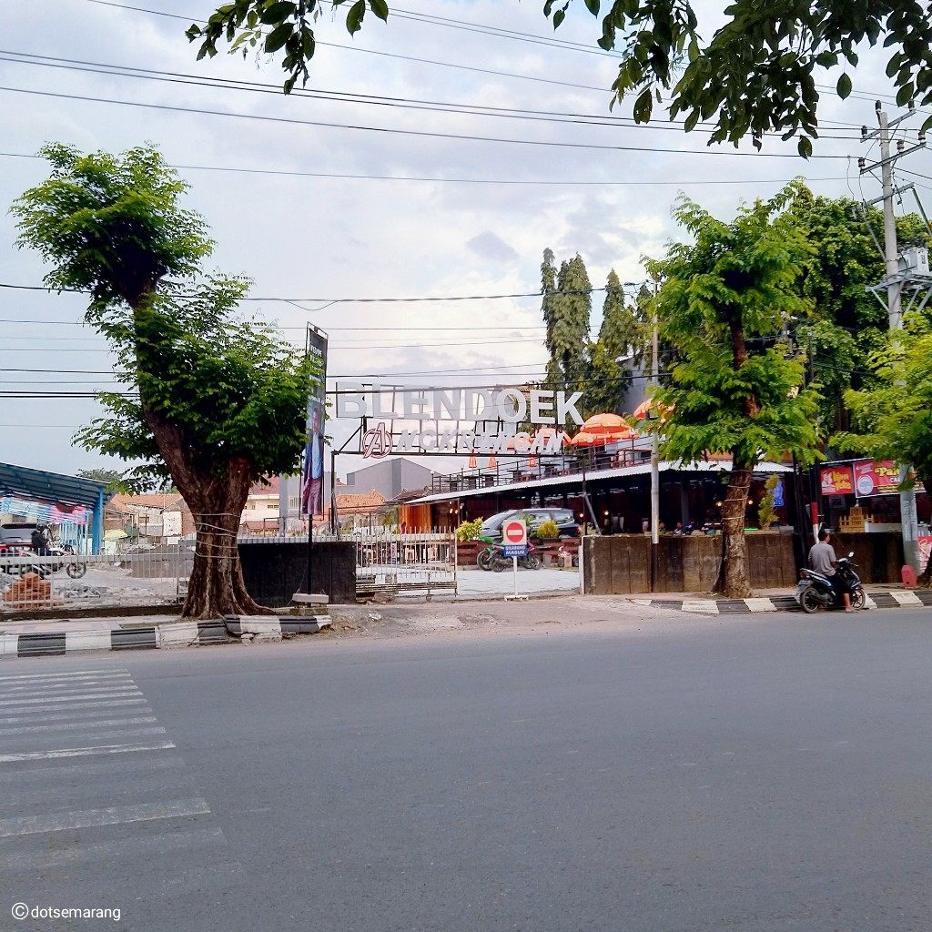 Foto Baru Pujasera Telomoyo Di Jalan Gajah Mada Semarang